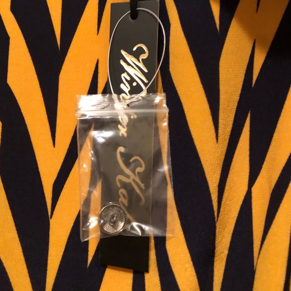 Winter Kate 60’s Style Blk & Gld Long Sleeve Dress - Picture 3 of 3